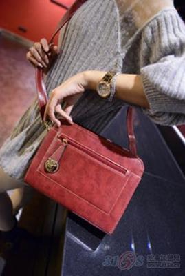 復(fù)古時尚新風(fēng)尚 油皮粗線插鎖定型包，休閑簡約的單肩手提藝術(shù)